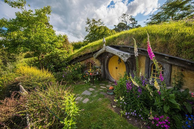 Hobbiton Movie Set Small Group Fully Guided Day Tour from Auckland - Price and Value: Is $176.86 a Fair Deal?