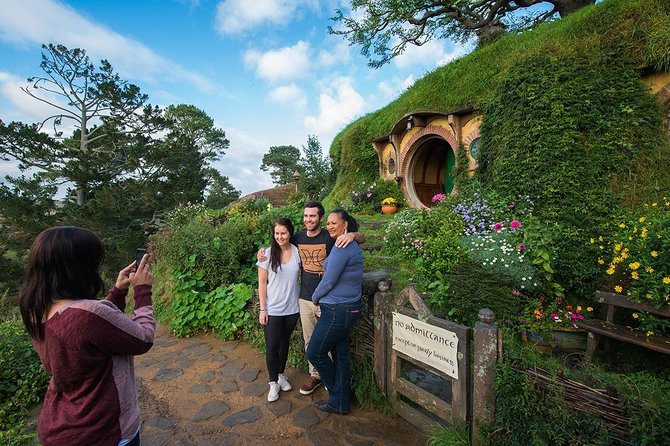 Hobbiton Movie Set Small Group Tour from Auckland - From Auckland to Matamata: the drive is part of the payoff