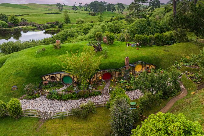 Hobbiton Movie Set Small Group Tour from Auckland - The long day in Auckland time: how to plan your evening