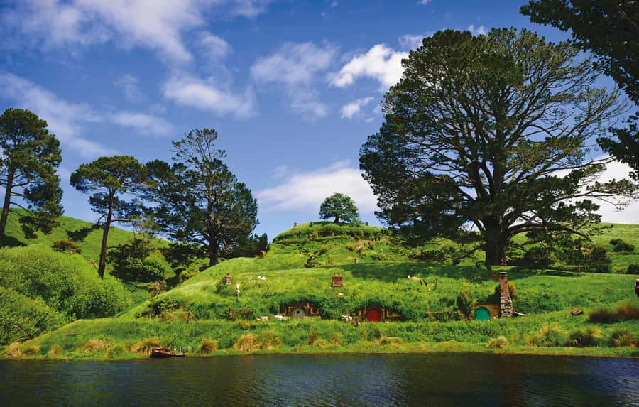 Hobbiton Movie Set & Te Puia Geothermal Valley Private Tour - Hobbiton + Te Puia: Two Icons, One Packed 12 Hours