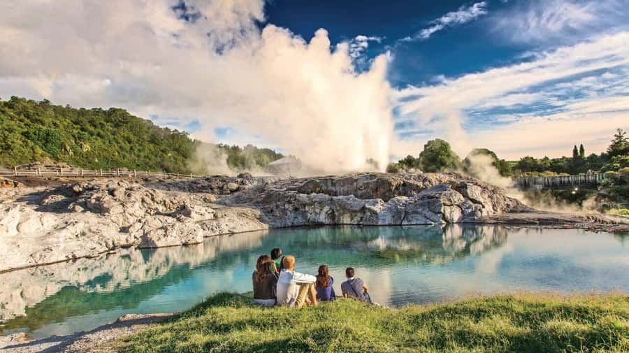 Hobbiton Movie Set & Te Puia Geothermal Valley Private Tour - Timing and Pace: How to Enjoy a 12-Hour Day Without Feeling Rushed