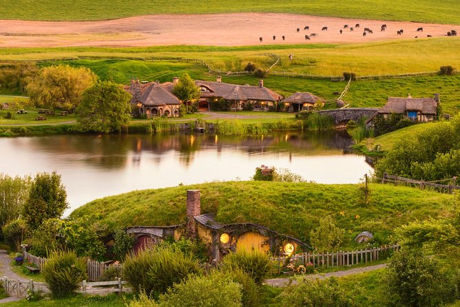 Hobbiton Movie Set Tour with lunch from Auckland - Meeting at 102 Hobson Street: avoid the most common snag