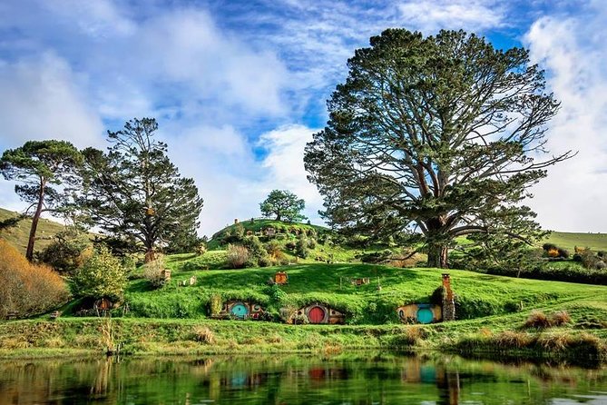 Hobbiton Movie set & Waitomo Caves Small Group Tour From Auckland - Price and Value: What Your $279.26 Actually Buys