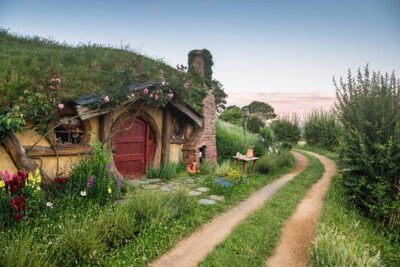 Hobbiton & Rotorua Māori Village with Lunch from Auckland - Hobbiton Movie Set: Shire walking for fans and non-fans
