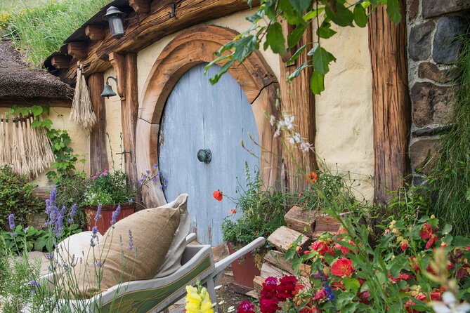 Hobbiton & Rotorua Māori Village with Lunch from Auckland - How good value compares to the price