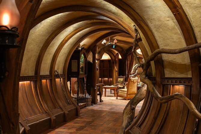 Hobbiton & Waitomo Caves Guided Tour from Auckland with Lunch - The Green Dragon Inn drink: the included payoff after the photos