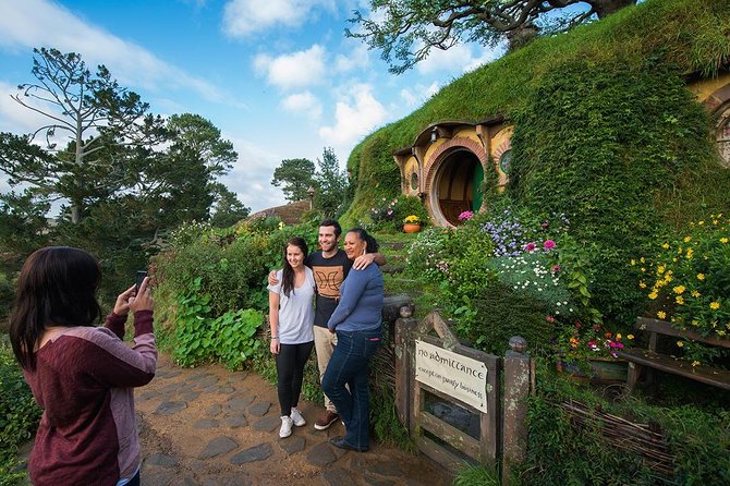 Hobbiton & Waitomo Caves Small-Group Tour W Lunch from Auckland - The drive out of Auckland: Waikato scenery plus quick viewpoint breaks