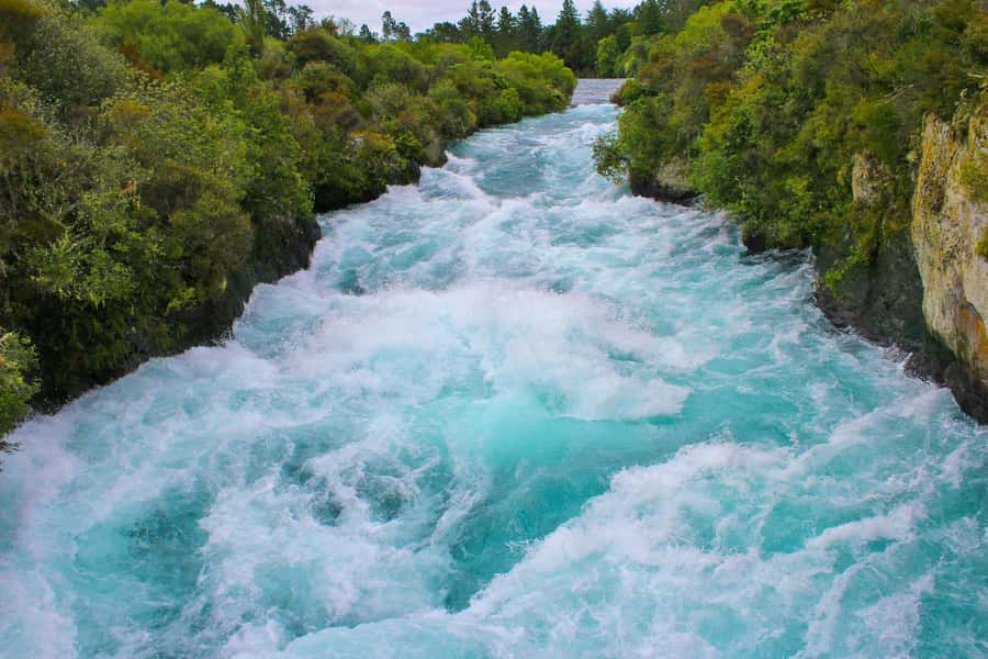 Hobbiton, Waitomo, Rotorua & Taupo 2-Day Tour from Auckland - Huka Falls, Taupo lunch time, and the Lake Taupo reset