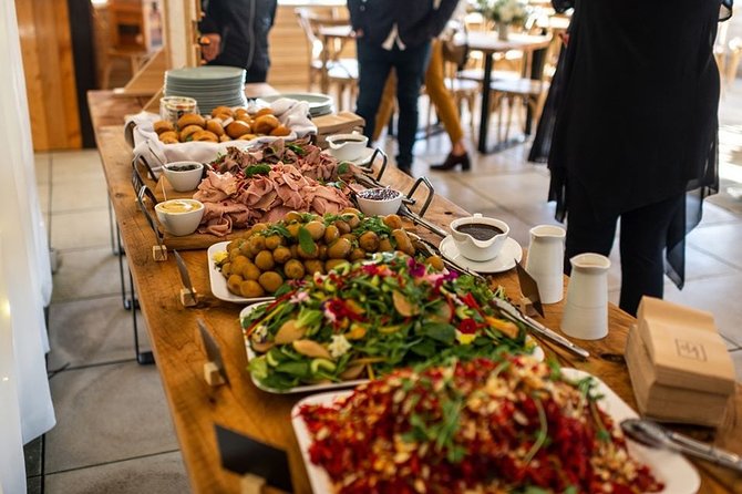 Luxury Private Auckland Wine & Beach Tour with Lunch - Lunch at the Vineyard: Shared Platter + Local Wine Pairing