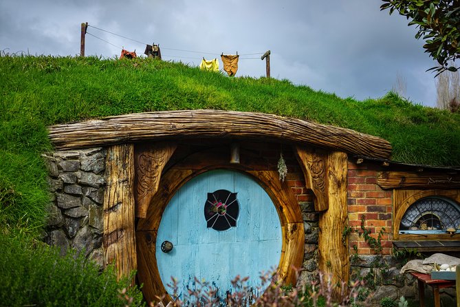 Luxury Small group tour from Auckland to Hobbiton Movie Set - Guide-Led Storytelling: How the Shire Gets Made