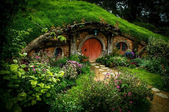 Luxury Small group tour from Auckland to Hobbiton Movie Set - Who Should Book This Hobbiton Tour?