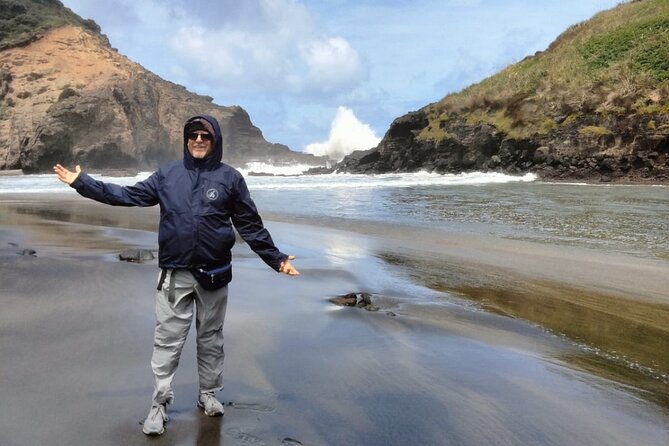 Piha Beach - The lookout and the Hillary Trail start: a short walk with a purpose