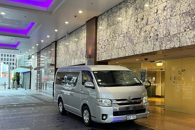 Premium Private Auckland Airport Transfer – Door to Door - The 90-minute grace period: how to stay protected when flights slip