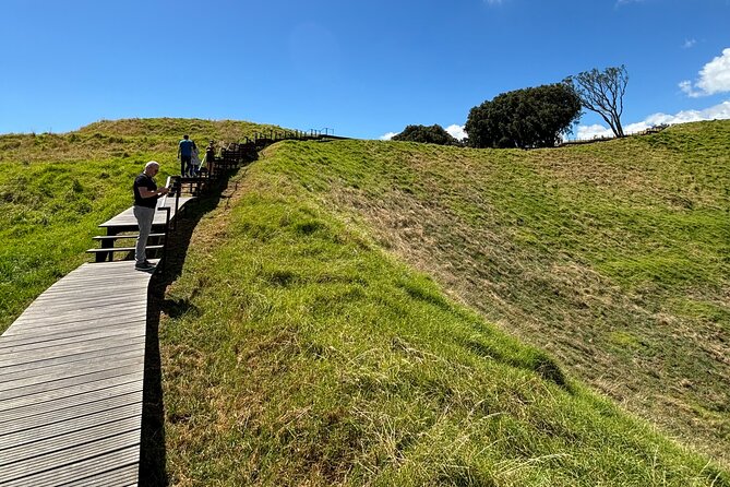 Private Auckland Best Top 5 Spots Half day Tour - Michael Joseph Savage Memorial Park: A Thoughtful Pause