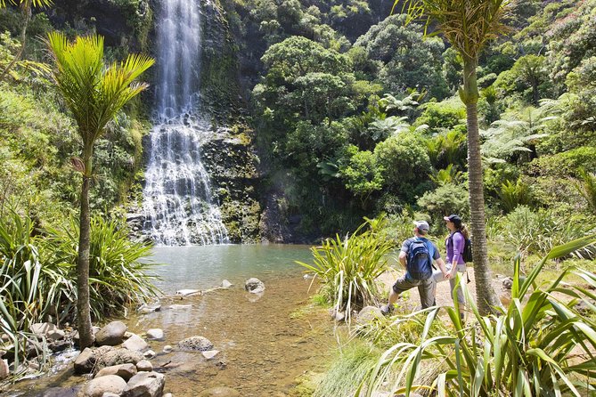 Private Auckland Luxury Tour - City Icons First: Tamaki Drive, Mission Bay, and Mount Eden Walks