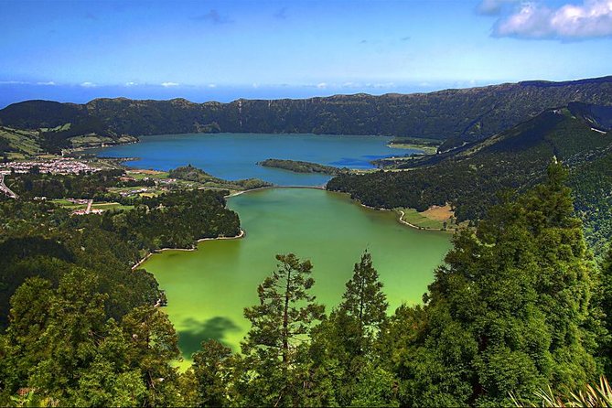 Private Full-Day Rotorua Tour from Auckland - Rotorua culture beyond the show: Pikirangi Māori Village and how the town fits together