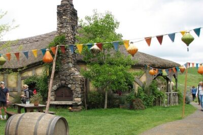 Private Hobbiton & Blue Springs Day Trip from Auckland - Hobbiton Movie Set: more than just houses and costumes
