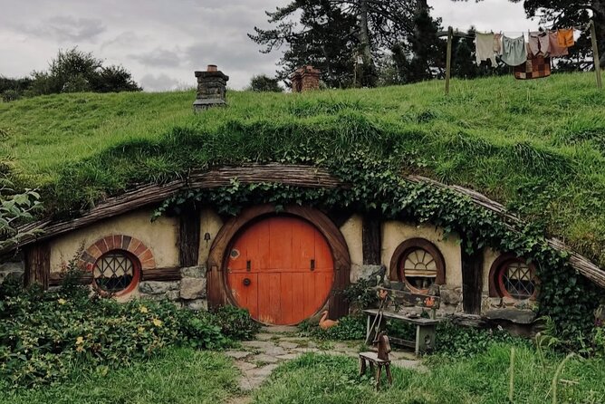 Private Hobbiton Movie Set and Rotorua Day Trip from Auckland - Pickup, comfort, and a day that stays under control