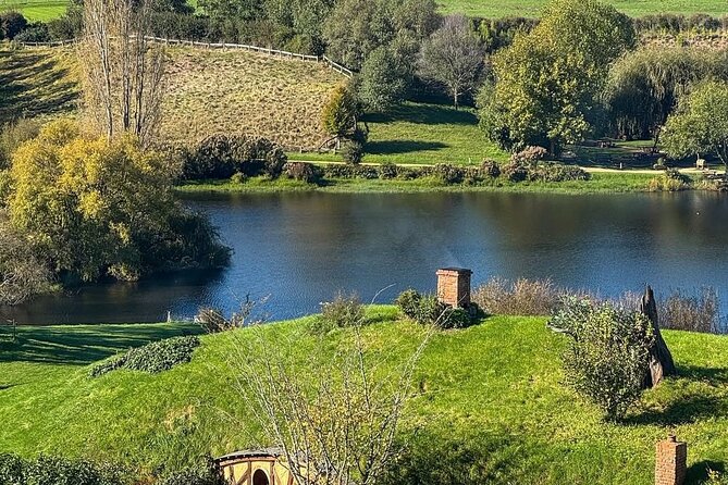 Private Hobbiton Movie Set and Rotorua Day Trip from Auckland - Lady Knox Geyser: A short stop with a very specific moment