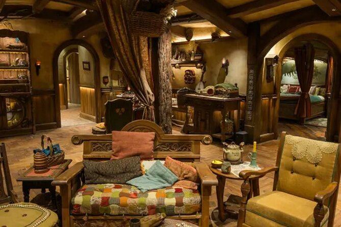 Private Hobbiton & Waitomo Caves Transfer from Auckland - Pickup and the comfort factor in the Auckland-to-country drive