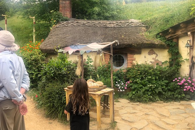Private Luxury Tour to Hobbiton Movie Set & Waitimo Glowworm Cave - The Green Dragon Inn: a complimentary drink that ends the day’s first act