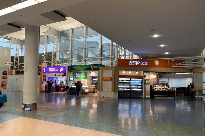 Private Mini Van Transfer From Auckland Airport to Auckland City - Wait Time Rules: What Happens If Your Flight Is Delayed