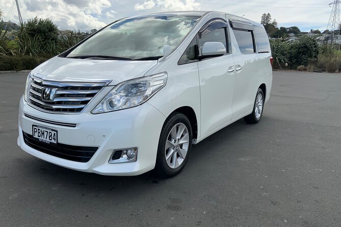 Private Mini Van Transfer From Auckland Airport to Auckland City - Driver Style: Professional, Calm, and Locally Helpful