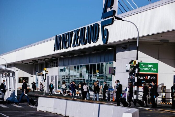 Private One-Way Transfer: Auckland Airport to Auckland City Hotel - The Real Value: Private Airport Pickup Without the Headaches