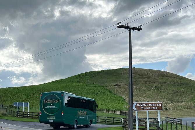 Private Round Trip Transport To Hobbiton From Auckland - The drive to Hobbiton: comfort, safety, and useful conversation