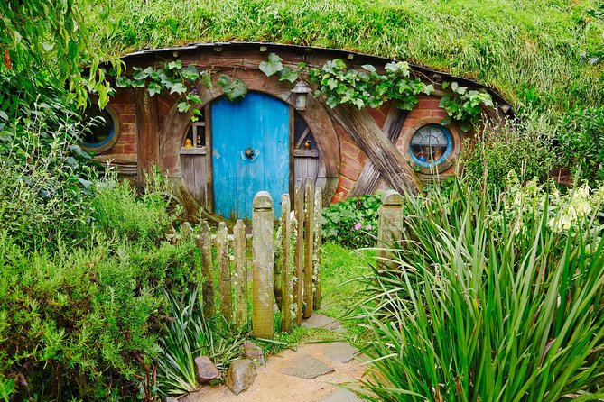 Private The Hobbiton Tour - Auckland Tour House - Leaving Auckland: The Kaimai Ranges and a 1,250-Acre Farm Drive