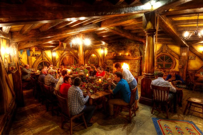 Private tour - Hobbiton Movie Set Evening Banquet Return from Auckland - Getting to Hobbiton from Auckland: the real value is the ride