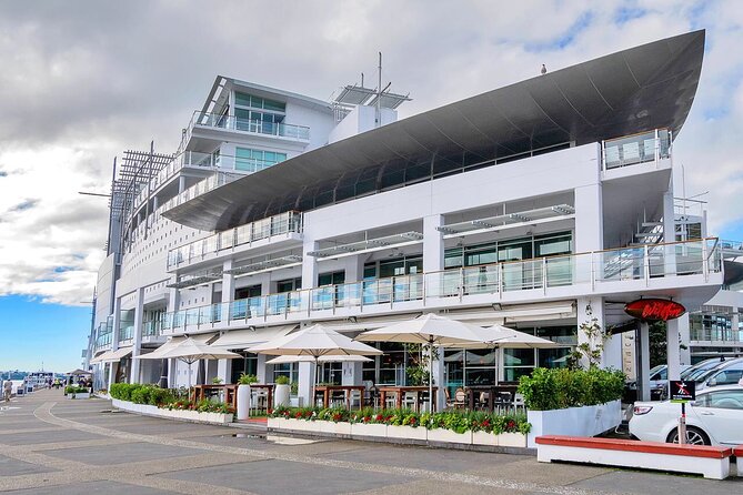 Private Transfer From Cruise Ship To Auckland Airport - Meet and Greet at Princess Wharf and Queens Wharf