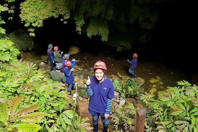 Private Waitomo Glowworm Cave Tours - What’s included: the warm clothes and comfort details
