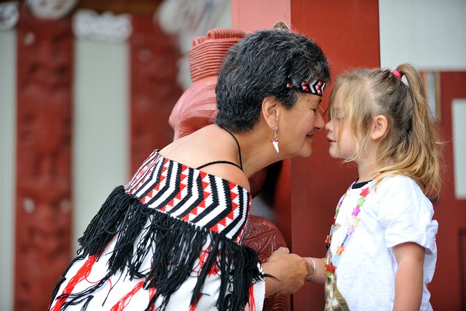 Small Group Waitomo and Rotorua including Te Puia Tour - Morning pickup in Auckland and why 11.5 hours matters