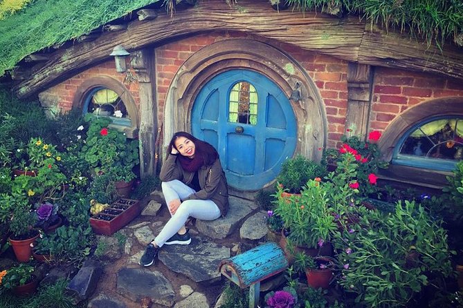 The Hobbiton Movie Set Small-Group Guided Tour from Auckland - Quick takeaways