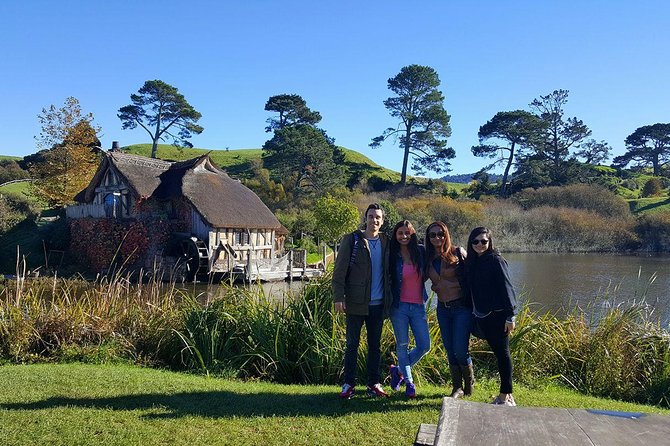 The Hobbiton Movie Set Small-Group Guided Tour from Auckland - Auckland & Beyond Tours transport: comfort, water, and small-group structure