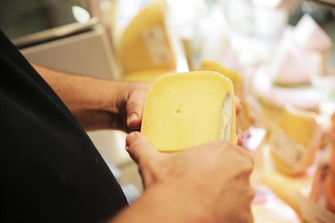 The Tastebud Tour, award winning food tour of Auckland - Morning tea at the farmers market (or coffee roastery on weekdays)