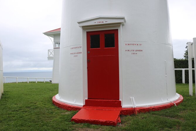 Tiritiri Matangi Island Discovery - from Auckland - Exploring Tiritiri Matangi: birds, trails, and the lighthouse
