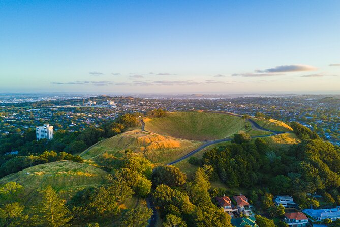 Ultimate Auckland Experience Full Day Tour with Brewery Lunch - Mt Eden: The One-Stop Summit Walk
