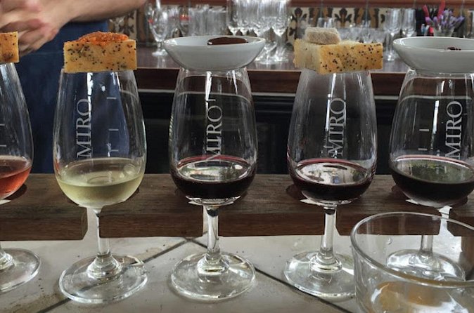 Waiheke 'FLAVOURS' of lunch Wine Oil Beer Spirits max 11 clients - Batch Winery lunch: an award-winning meal as the centerpiece