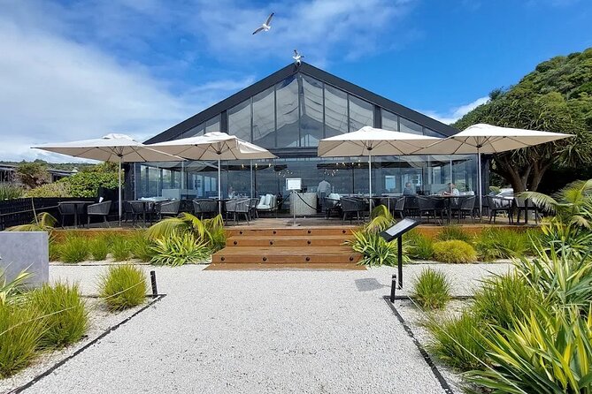 Waiheke Island: Afternoon Wine Affair with Ocean Front Lunch - The right kind of Waiheke: starting at 11:50 and not rushing