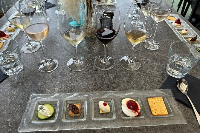 Waiheke Island Gourmet Food and Wine Tour - The tasting menu: oysters, cheese, olive oil, and what can change