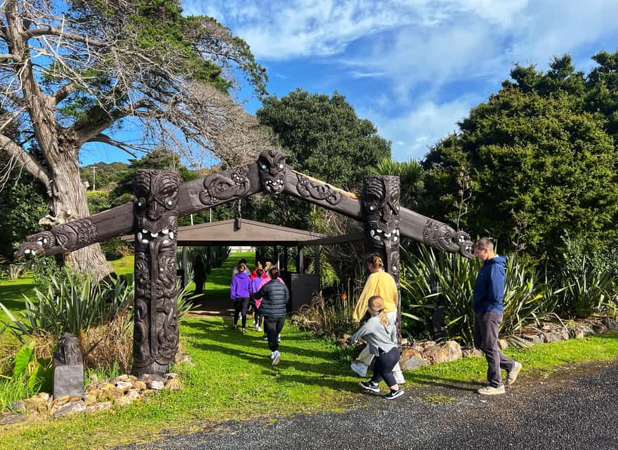 Waiheke Island: Maori Cultural Tour + Lunch + Wine - Starting at Matiatia: karakia and meeting your guide