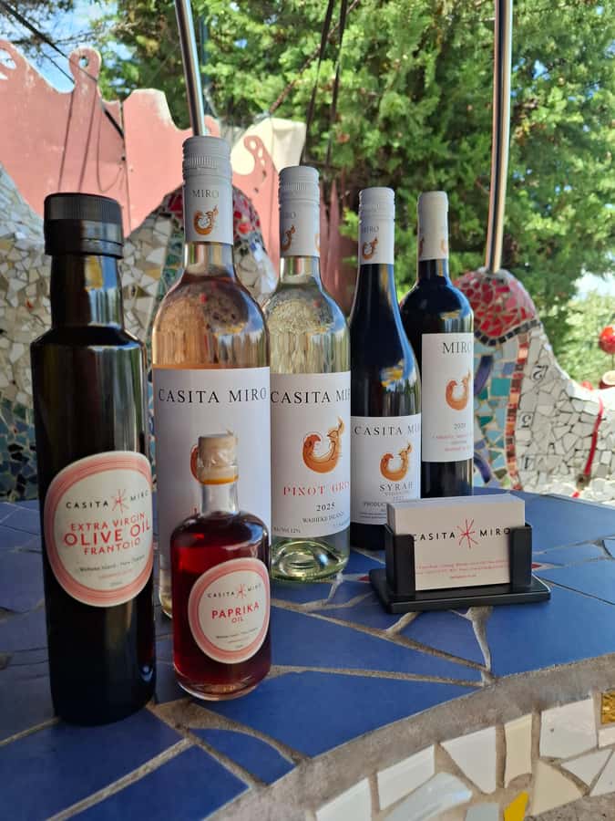 Waiheke Island: Sip and Savor 3 Vineyards Tour with Lunch - Lunch with wine: 1.5 hours to settle in