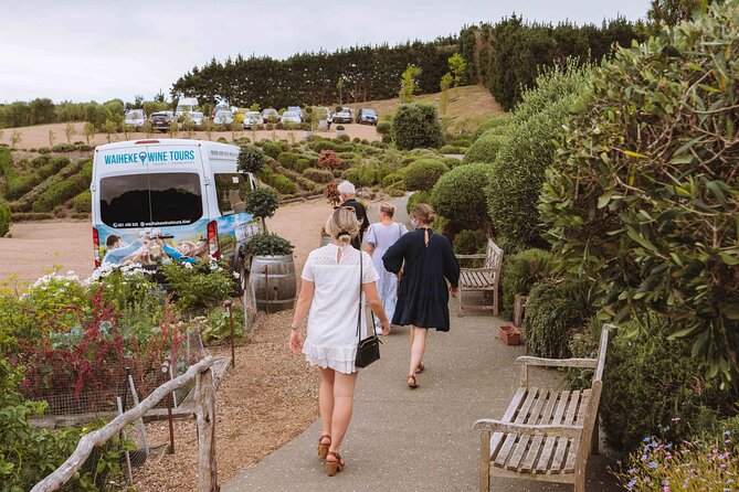 Waiheke Island: Taste&Graze Whisky Cellar Tour, Food, Olive Oil - The Heke Kitchen, Brewery & Distillery: beer options and craft cellar storytelling