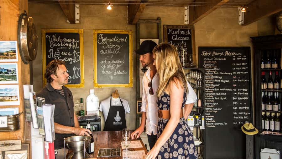 Waiheke Island: The Essence of Waiheke Wine Tour - Guides make the day: what you can look for on the ground
