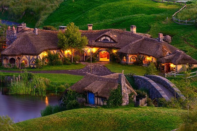 Waitomo Caves & Hobbiton Small Group Tour inc Lunch from Auckland - Price and value: what $235.20 buys you in practical terms