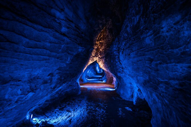 Waitomo Glowworm & Ruakuri Twin Cave - Private Tour From Auckland - Otorohanga lunch and the pace of an 11-hour day