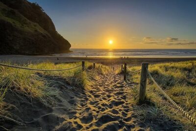 West Coast Discovery - Piha Beach or Muriwai Beach from Auckland - Piha Beach: Black-Sand Surf Drama on New Zealand’s West Coast