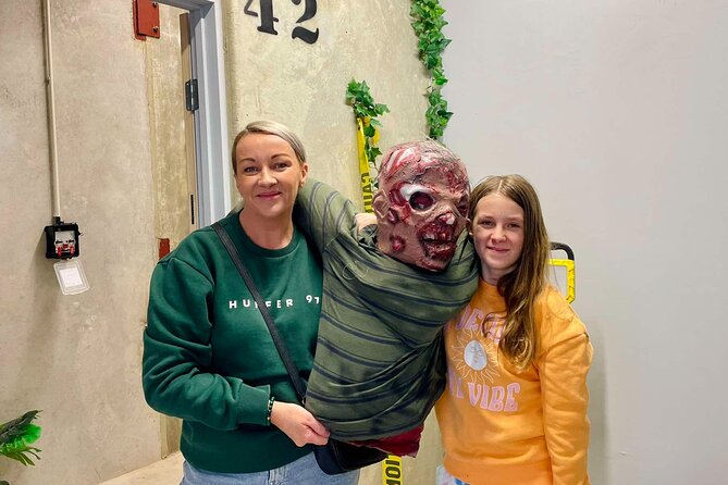 Zombie Bite Escape Room Experiences - Before the countdown: briefing, safety, and the briefing-to-game switch
